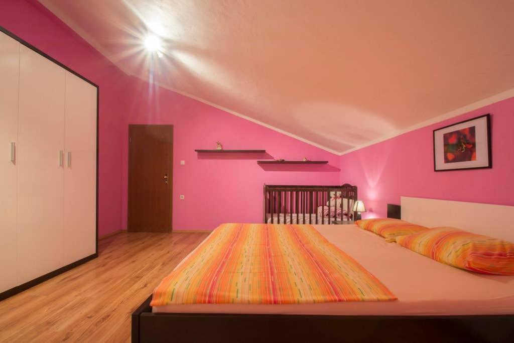 Tereza Villa *